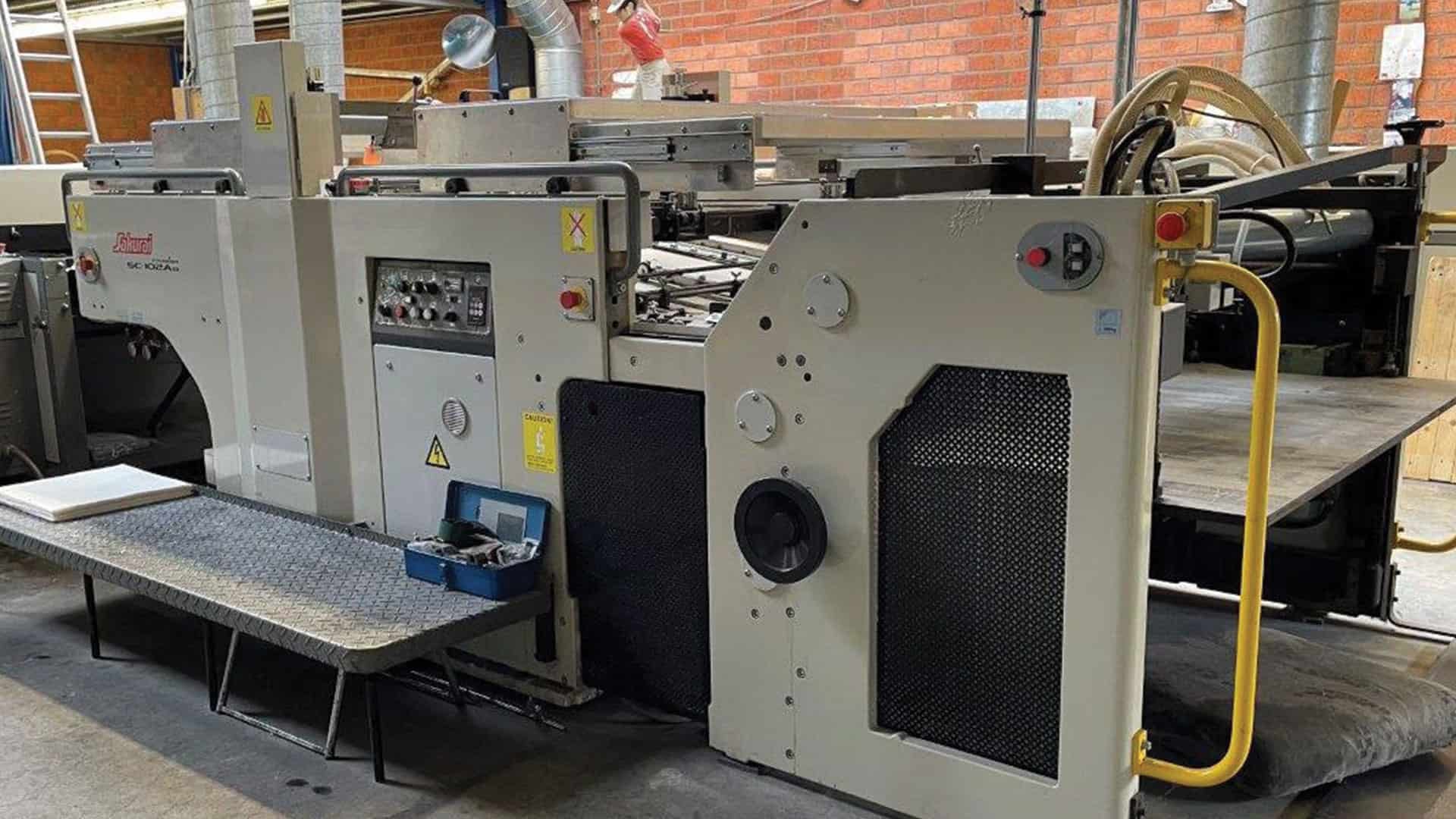 دستگاه UV موضعی ساکورایی